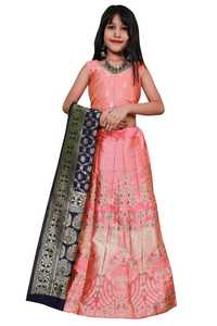 ชุดเลเฮนกาโชลีแบบอินเดียล่าสุด ดีไซน์หรูหรา พร้อมเสื้อคลุมสำหรับเด็กผู้หญิง อายุ 9 ปี ตัดเย็บสำเร็จ ชุดเด็กเลเฮนกาโชลี - Product Image 3