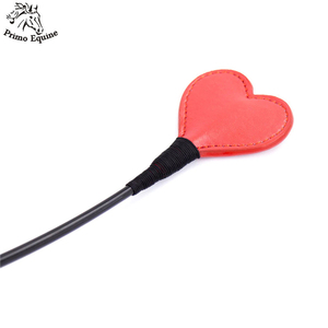 Fouet cheval équitation en cuir rouge, en forme de cœur - Product Image 4