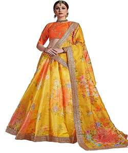 Lehenga Choli Dupatta en coton et soie brodé à la main, de couleur vive, de conception indienne, vêtements traditionnels, design moderne, mariage - Product Image 3