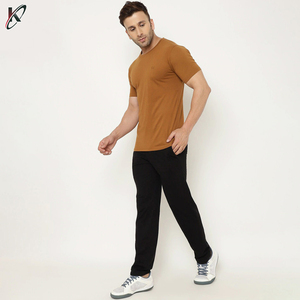 Personalizable Slim Fit 100% Algodón Verano Hip Hop Estilo Camiseta Patrón Sólido Bajo Peso y Precio con Logo Serigrafía - Product Image 5