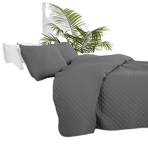 Copriletto trapuntato in cotone o 100% poliestere di qualità superiore - Product Image 1