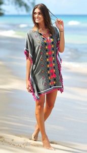 Tunique Sarong Courte Bohème Chic Broderie Florale Col V Style Indonésien Robe de Plage Sexy avec Pompons et Dentelle 100% Coton - Product Image 3