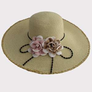 Sombrero de Playa de Alta Calidad a Bajo Precio con Decoración Floral, Sombrero de Paja de Verano para Damas, Hecho a Mano en Vietnam - Product Image 4