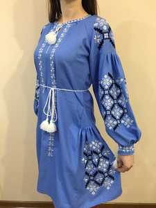 Robe longue brodée de couleur bleue pour femmes, tenue de genou d'ukraine faite à la main, dernière conception 2023 - Product Image 2