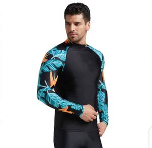 Chemise à manches longues pour hommes avec protection UV pour la plongée en apnée et le surf - Product Image 2
