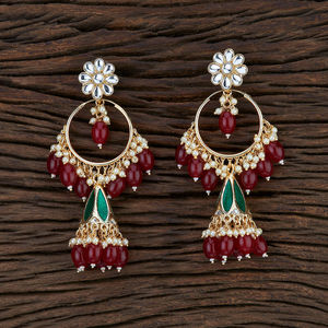 Jhumkis del Indo occidental, diseño hecho a mano con chapado en oro, 104729 de joyas Kanhai al mejor precio - Product Image 2
