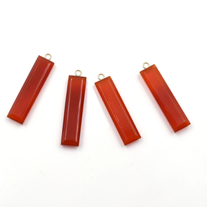 Pendentif en Onyx rouge de 22 à 24 MM, pierre naturelle, forme Rectangle, plaqué or - Product Image 1