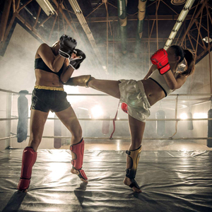 Guantes de boxeo de medio dedo para hombres y mujeres, manoplas de MMA con banda para la muñeca ajustable, protección para nudillos con molde EVA - Product Image 5