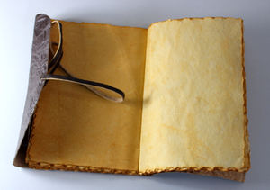 Journal en papier de coton recyclé brun vert de style antique Cuir rigide relié de style rustique avec des cahiers froissés en cuir de chèvre - Product Image 3