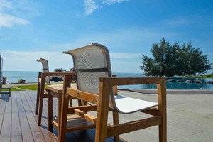 Silla Catalina Ocean de Madera de Teca, Minimalista, Resistente y Ecológica, para Comedor Exterior, Salas de Estar, Hoteles y Hospitales - Product Image 6
