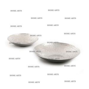 Ensemble de 2 bols de service à fruits secs en métal poli de différentes tailles, faits à la main, de forme ronde, pour la maison et le restaurant - Product Image 4