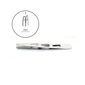 Pinza Profesional para Cejas Raayin Impex de Acero Inoxidable con Punta Inclinada y Etiqueta Personalizada para Recortar Cejas - Product Image 2