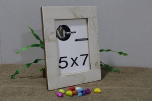 Marco de fotos de resina blanca Simple hecho en Sambhal tradicional forma Rectangular para decoración del hogar y la Oficina MDF y Material metálico - Product Image 3