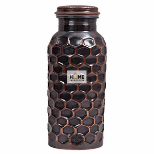 Bouteille d'eau antique de luxe en cuivre, design martelé, finition laiton vieilli, fabrication artisanale, aspect saisissant, fournitures de stockage d'eau - Product Image 1