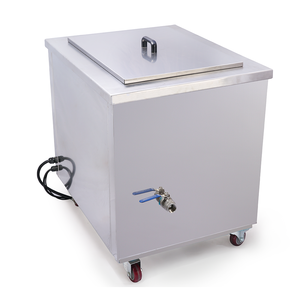 Nettoyeur à ultrasons à grande cuve utilisé dans l'industrie automobile pour le nettoyage des pièces usinées, des injecteurs de carburant et des pièces moulées de carburateurs - Product Image 4