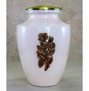 Urna de aluminio en forma de corazón de estilo europeo, diseño moderno hecho a mano, acabado azul, soporte grabado en plata incluido, hecho de latón - Product Image 6