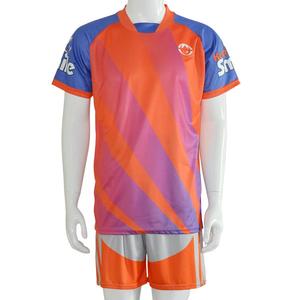 เสื้อฟุตบอลแขนสั้นผ้าโพลีเอสเตอร์ 100% ระบายเหงื่อได้ดี พิมพ์ลายแบบ Sublimation พร้อมชื่อทีมตามสั่ง แบบ Unisex ผลิตโดยบริษัท HULK Enterprises - Product Image 2
