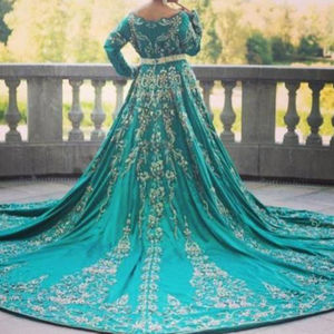 ATIYA LIBAS Vestido elegante Bordado pesado Lehenga Choli Longitud del piso Vestido de novia largo Material de acetato India Pakistán - Product Image 1
