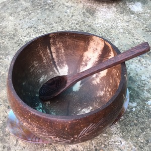 Cuencos de cáscara de coco auténtica Natural, cuencos lacados de Vietnam - Product Image 1