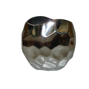 Vase à fleurs en aluminium martelé poli miroir de luxe moderne haut de gamme, design classique indien, look tendance, pièce maîtresse de table - Product Image 1