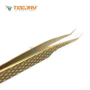 Pince à épiler pour cils TEEJAY Plasma Gold à pointe angulaire à 45 degrés, volume et isolation, avec poignée diamantée en acier inoxydable, manche de 12 cm - Product Image 5