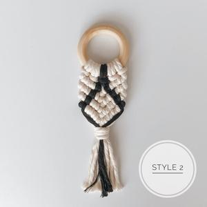 Negro colección Macrame mordedor | Bebé mordedor | Mordedor de madera - Product Image 1
