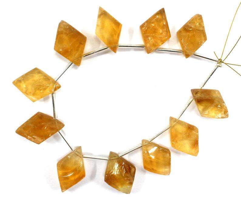 สีเหลือง