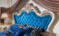 Ensemble de chambre à coucher en bois massif antique français de luxe avec finition en feuille d'or, lit king size et queen size et armoire pour hôtel et villa
