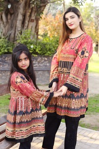 Dernière conception Kurti de haute qualité 2021/salwar kameez pakistanais/Kurti d'impression numérique - Product Image 2