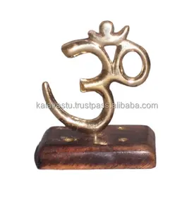 Pemegang Tongkat Dupa Kayu dengan Kuningan OM Agarbati Berdiri dengan Dasar Kayu dan Empat Lubang Dekorasi Rumah Simbol Lord Shive