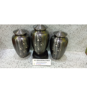 ANTHRECITE DE LAITON ANTHRECITE GRIS PAW DE PET URNE DE CRÉMATION GRAVÉE ENSEMBLE DE TROIS FOURNITURES FUNÉRAIRES Par Brassworld Inde - Product Image 1