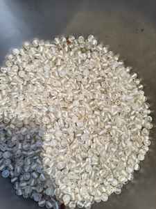 Vente en gros perles de verre rondes beige effet marbre design classique - Product Image 4