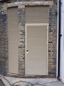 Puertas de Acero con Rejillas MOTTO - Uso Comercial e Interior, Diseño Tradicional, Garantía de 2 Años - Product Image 2