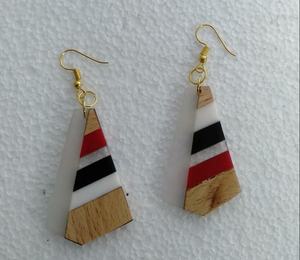 Boucles d'oreilles en résine en forme d'anneau rond de haute qualité Nouveau design de mode pour femmes filles Premium Fine Jewelry de l'Inde à bas prix - Product Image 4