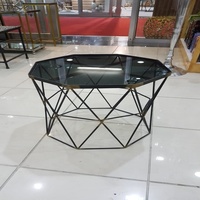 Conception personnalisée de table design populaire hexagonale contemporaine avec dessus en verre noir fabricant indien usine