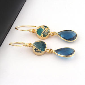 Mohave Apatita Cobre Turquesa Con London Blue Quartz Pendiente Latón chapado en oro doble piedra preciosa declaración pendiente para mujer - Product Image 4