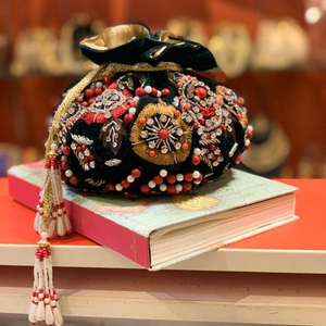 2022 hermoso diseño bolsa Potli de seda con elegante elefante Dabka bordado cuentas de cristal trabajo de piedra para bodas fiestas - Product Image 1