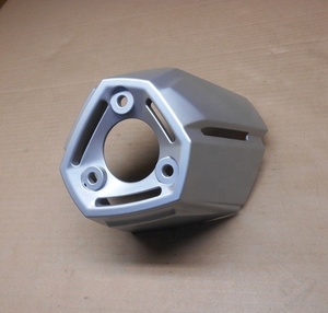 Protecteur arrière d'échappement d'origine pour SYM Maxsym 600 - 18328-L6C-010 (Argent S-877U) - Product Image 1
