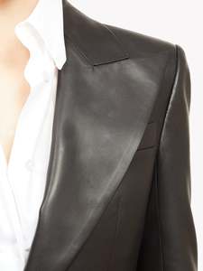 เสื้อโค้ทหนังแกะสีดำสำหรับผู้หญิงพร้อมปุ่มปิดมีให้เลือกทุกสี - Product Image 3