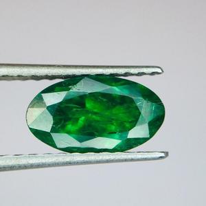 Piedra preciosa suelta de tsavorita natural Corte ovalado de color verde con certificado IGI - Product Image 2