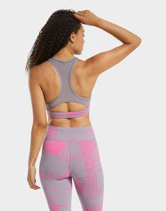 Sujetador Deportivo Personalizado para Mujer, Modelo Hero de Impacto Medio, Color Rosa - Product Image 3