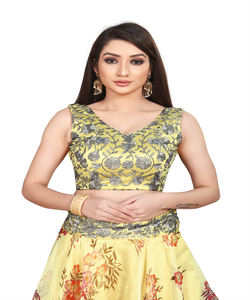 Designer exclusif travail manuel brodé coloré Lehenga Choli avec dupatta vêtements traditionnels vêtements lehenga choli en gros - Product Image 4