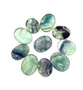 Vente en gros Pierre de palmier multi-fluorite de guérison polie à la main pour la stabilité émotionnelle et l'amour inconditionnel Cristal d'énergie arc-en-ciel - Product Image 1