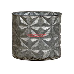 Planteur seau en fer blanc galvanisé, outil de haute qualité, de styliste en métal gaufré à la main - Product Image 1