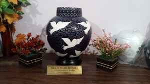 Urna de cremación de pájaro en casa para adultos, suministros funerarios de latón, Brassworld, India - Product Image 5