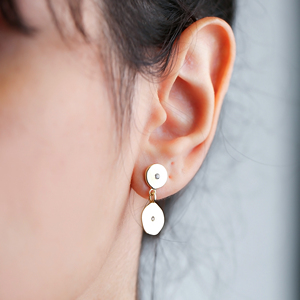 ต่างหูแบบติดหูชุบทอง ดีไซน์เก๋ ทำมือ ขายส่ง เงินแท้ 925 สำหรับผู้หญิง - Product Image 2