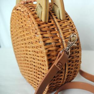 Sac en rotin avec manche en bois - Product Image 2