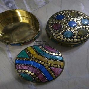 กล่องเครื่องประดับทำด้วยมือแบบลูกปัดจากดีไซเนอร์กล่องเครื่องประดับทองเหลืองทำด้วยมือแบบอินเดีย - Product Image 1