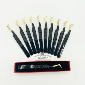 Pince à épiler HARL Beauty Instruments en acier inoxydable noir et or avec embout lisse de 11 mm pour extensions de cils et sourcils - Product Image 4