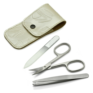 ชุดทำเล็บ 3 ชิ้น และตะไบเล็บแก้วในกล่องหนัง ผลิตในปากีสถาน ราคาขายส่ง กรรไกรตัดเล็บ แพ็คเกจแบบกำหนดเองได้ - Product Image 1